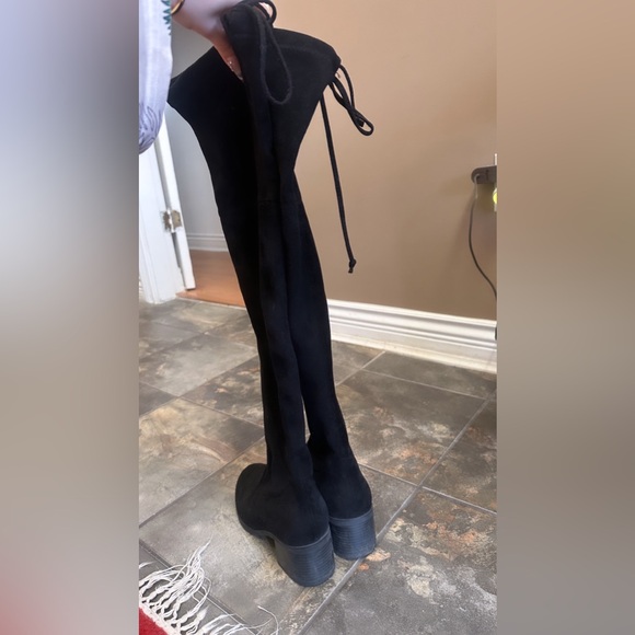 Lightly worn black knee high suede boots - Picture 4 of 4